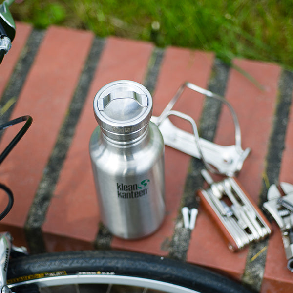 classic-steel-loop-cap-z3 stainless_bottle_cap_bike_parts_lifestyle.jpg