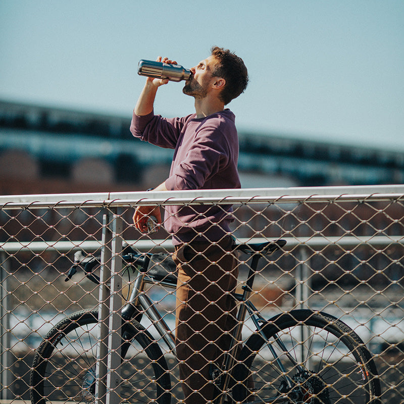 12oz-rise-reflect-with-bamboo-cap-q3 16oz_rise_reflect_man_bike_square.jpg