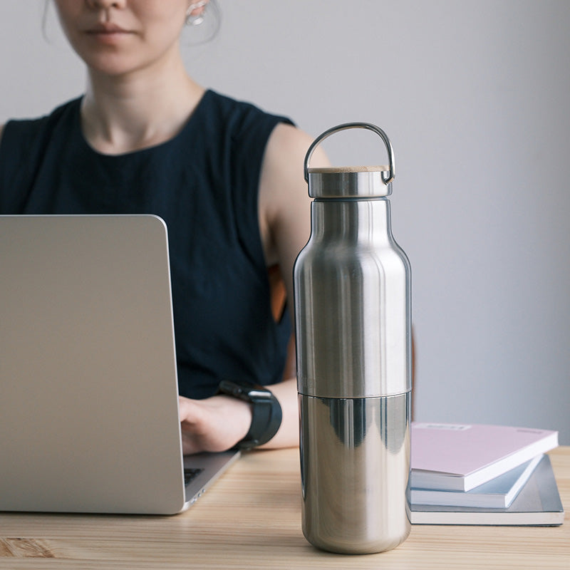 20oz-rise-reflect-with-bamboo-cap-a3 20oz_rise_reflect_desk_laptop_square.jpg
