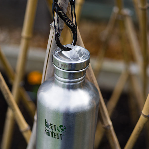 classic-steel-loop-cap-z3 40oz_bottle_steel_loop_cap_lifestyle.jpg