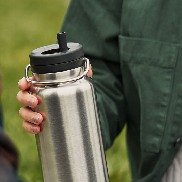 tkwide-twist-cap-with-straw-kit-z0 K32TKWSSL-BS-T-TWIST-32_oz_water_bottle_straw_cap_lifestyle_76e40be3-2488-47fa-afd0-c7d5ba075b15.jpg