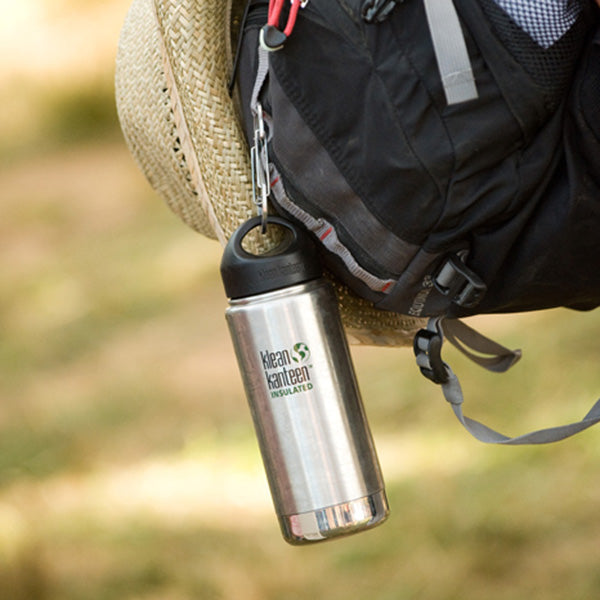 steel-s-biner-3-d2 carabiner_steel_bottle_backpack_lifestyle_dd4fef2d-f5d2-4f32-ac05-c706bd6b518e.jpg
