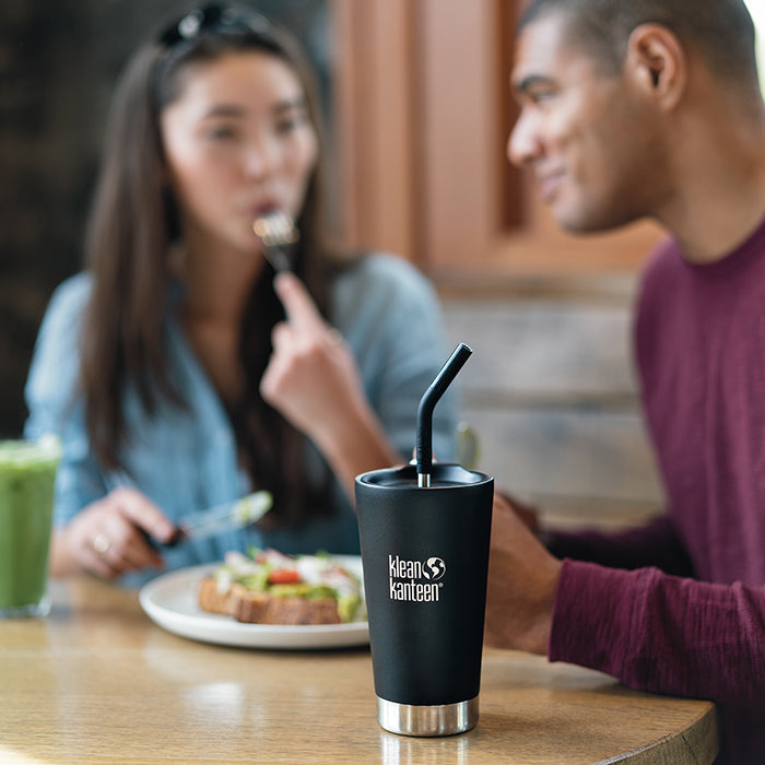 straw-2-pack-with-brush-black-p9 coffee-tumbler-metal_straw_lifestyle.jpg