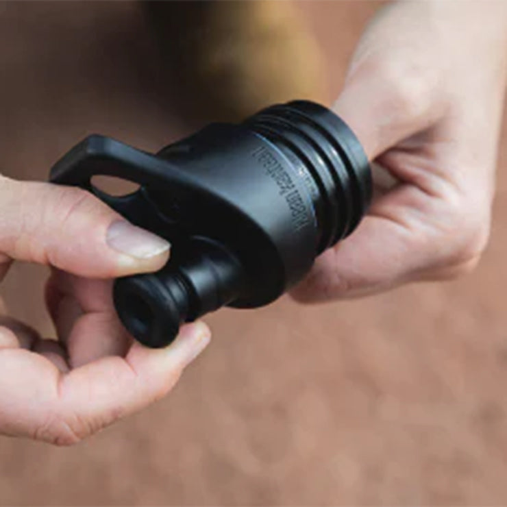 sport-cap-maintenance-kit-j0 sport_cap_maintenance_kit_pull_valve_out_lifestyle.jpg