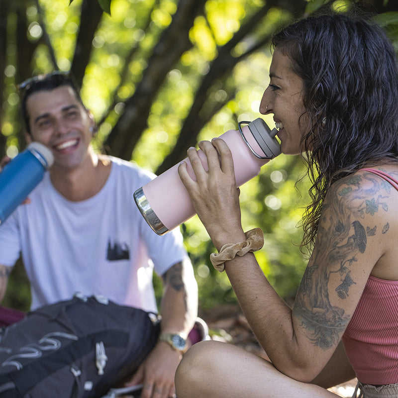 32oz-tkwide-with-twist-cap-p5 tkwide_32oz_insulated_bottle_twist_costarica_couple_drink_square.jpg